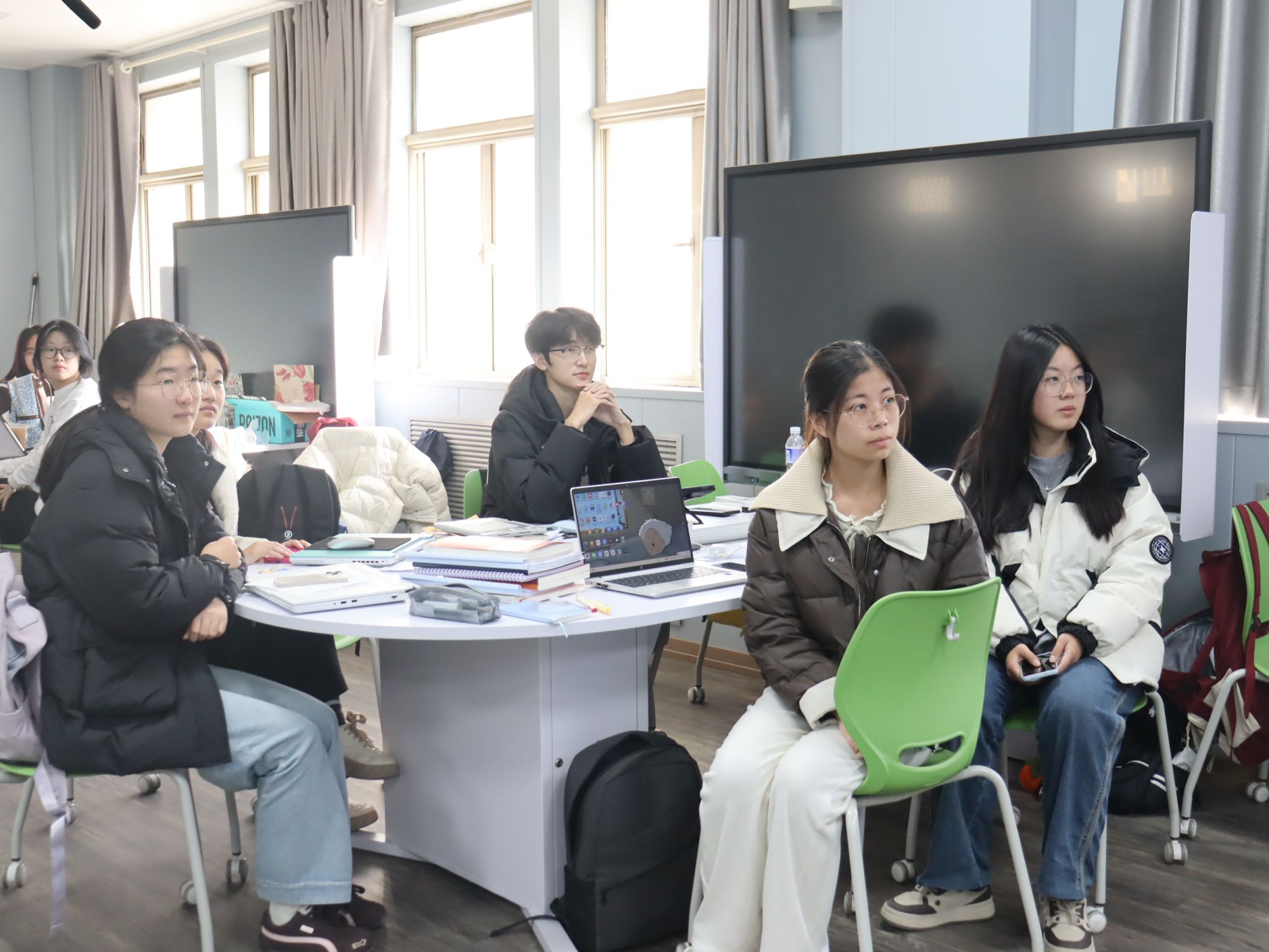 学院召开新媒体宣传工作专题培训会